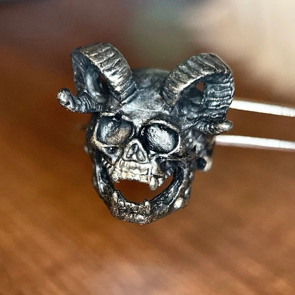 Cool Black‎ Skull Ring